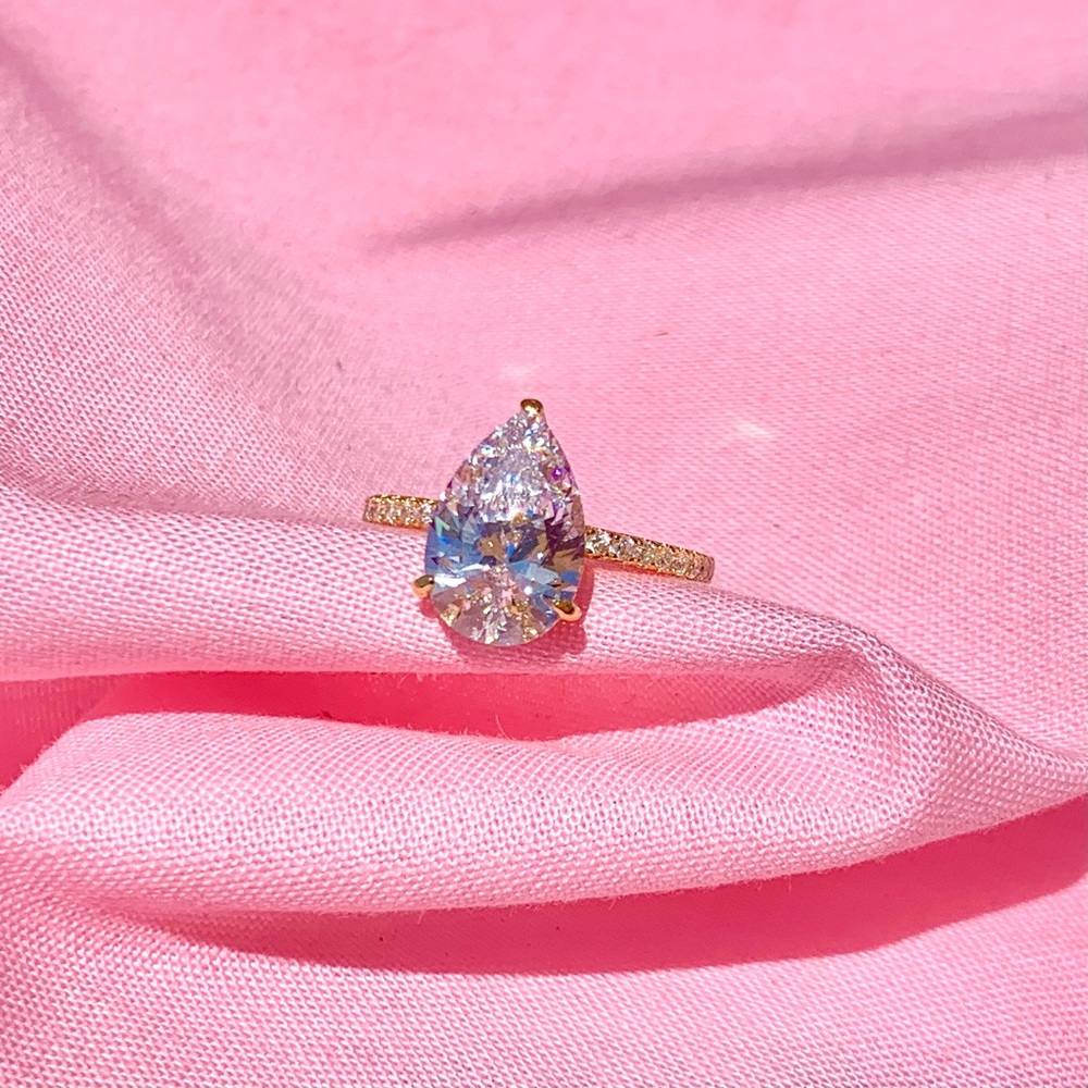 NEW 925 Sterling Silver Pear Shaped Diamond Ring